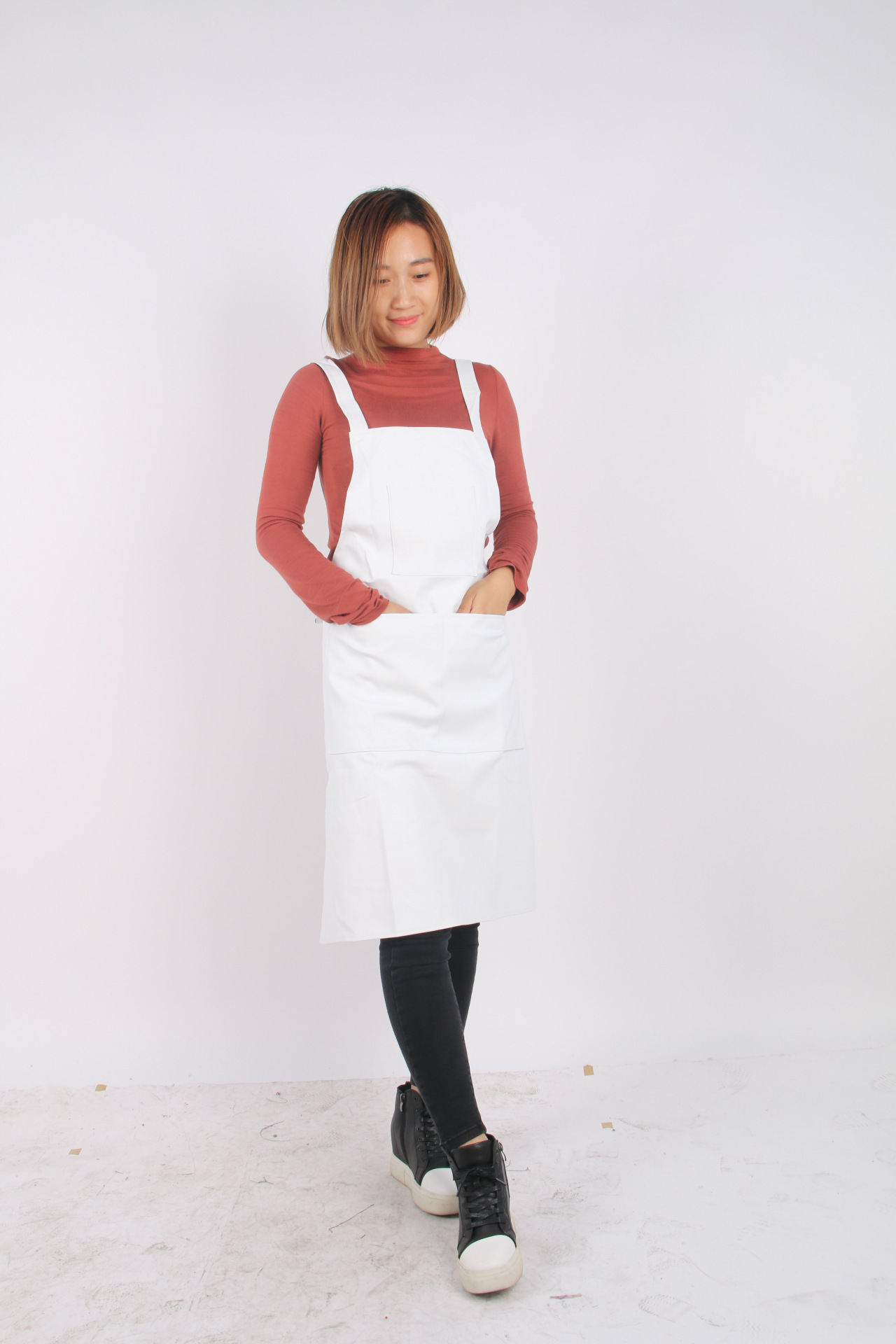 厂家直销 厨房家居饭店食品厂皮油皮革白围裙 无袖吊带 防污防水