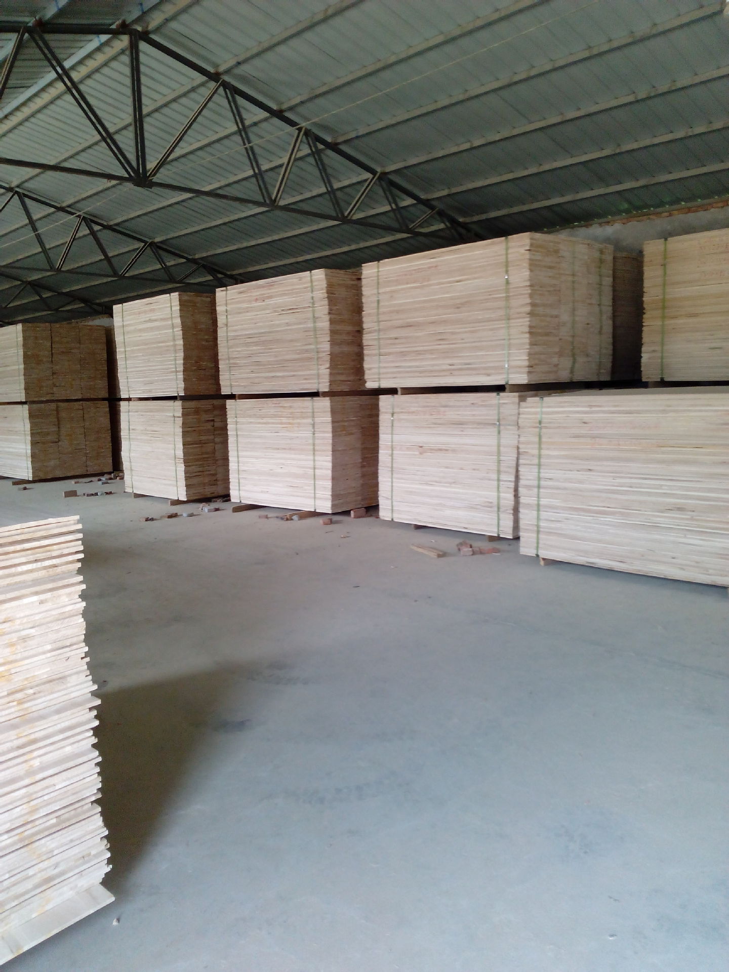 厂家直销核桃木拼板 原木 板材 木方规格定制