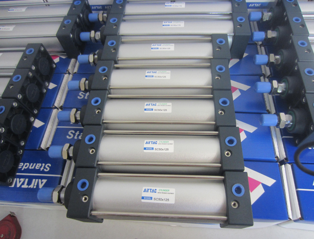 亚德客迷你轻型气缸mal32x25x50x75x100x125x150x175x200特价销售