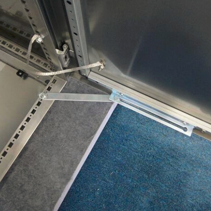 电控柜门限位器(广泛用于有震动的或船舶等交通设备中的机柜)