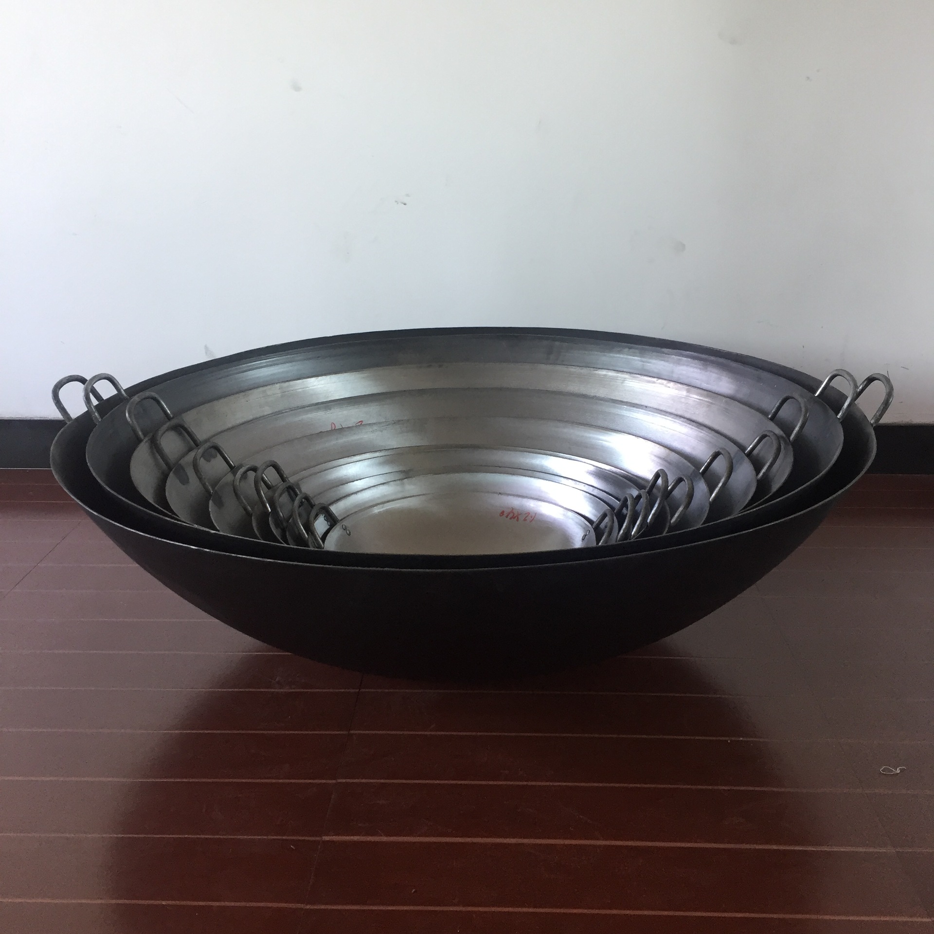 厂家批发加厚双耳钢锅80公分厚锅商用酒店餐厅大厨无涂层大熟铁锅