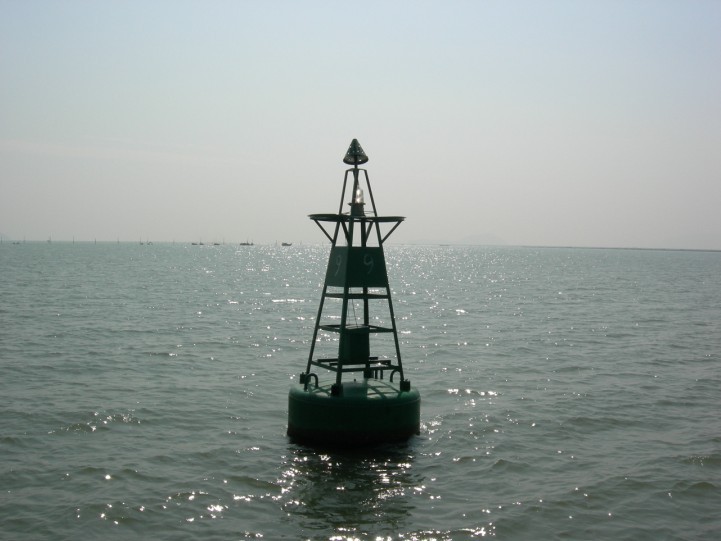 广州宇之星承接航道浮标投放 太阳能航标灯 gps航标灯生产厂家