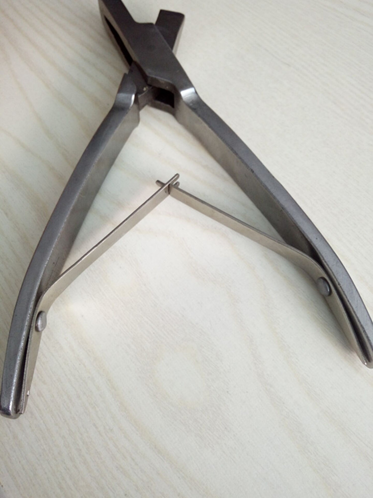 不锈钢u型耳缺钳耳号钳防疫耳钳 猪用耳孔钳猪耳朵出口v型耳缺钳