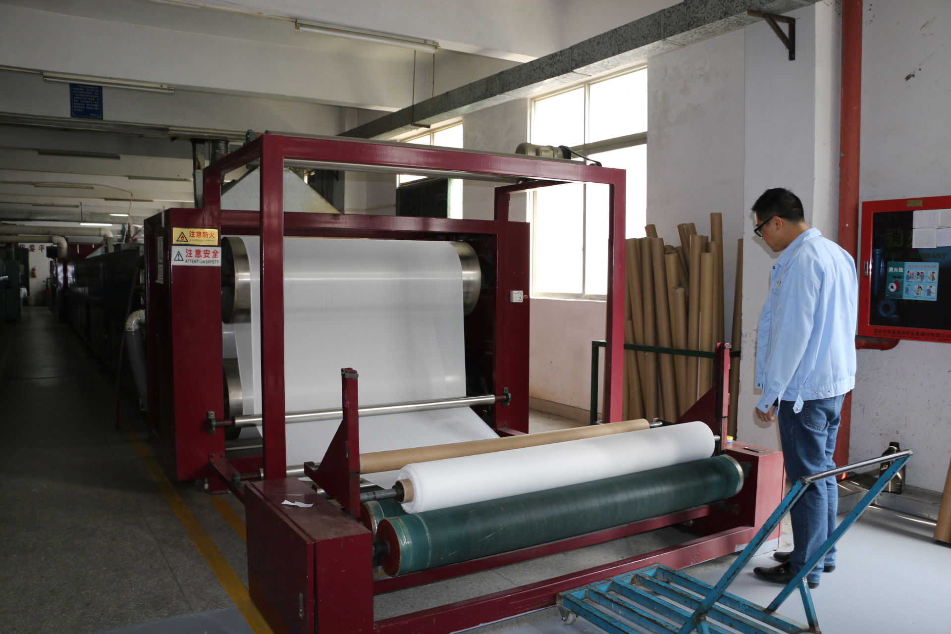 批发200d大衣衬真皮沙发衬布针织有纺粘衬不起泡耐水洗15米宽