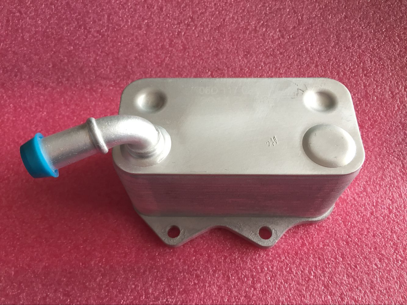 适用奥迪a6l c6 2.0t 机油冷却器 机油散热器 06d 117 021 c-阿里巴巴