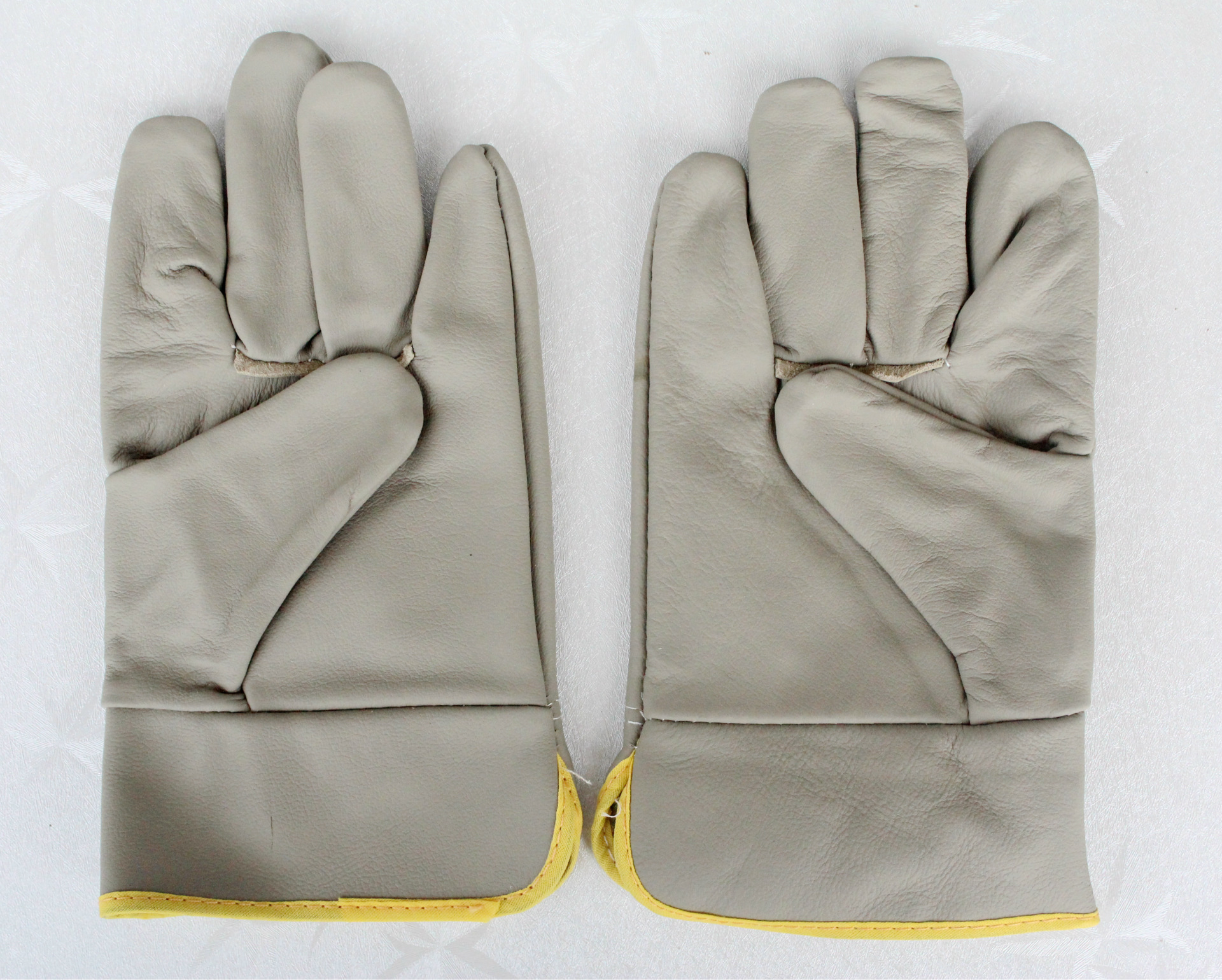 厂家直销 全皮电焊手套 司机短皮焊工手套 优质浅色皮手套