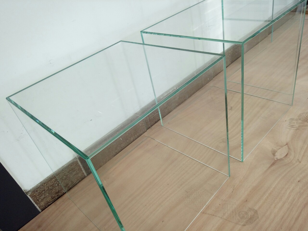 超白玻璃展示柜超白玻璃罩供应厂家厚度8mm45度倒角无影胶粘接