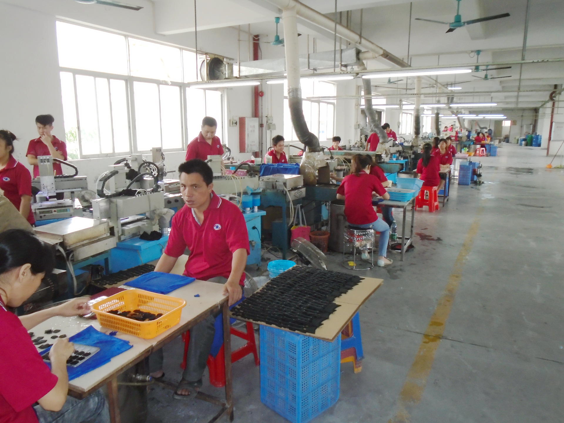 专业定制logo软胶pvc钥匙扣 设计精美图案钥匙吊坠 广州工厂