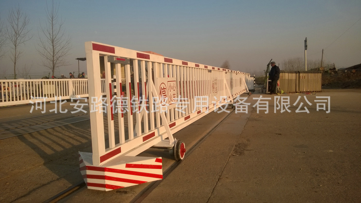 厂家生产铁路道口栏门 铁路道口电动栏门 邯郸铁路道口栏门
