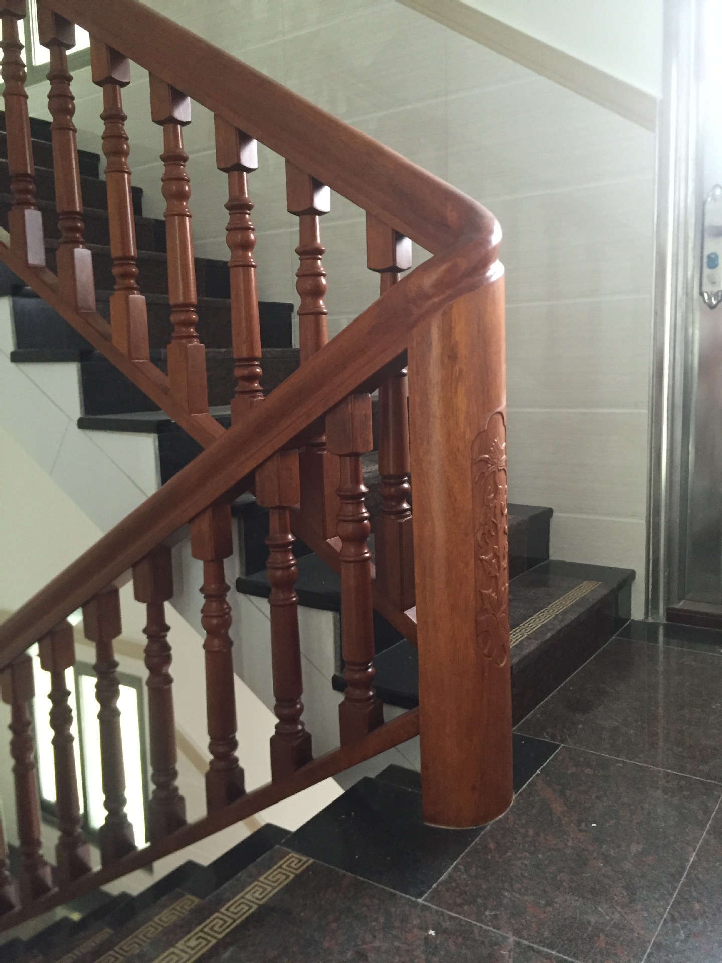 印尼菠萝格实木楼梯扶手复式护栏红木楼梯扶手