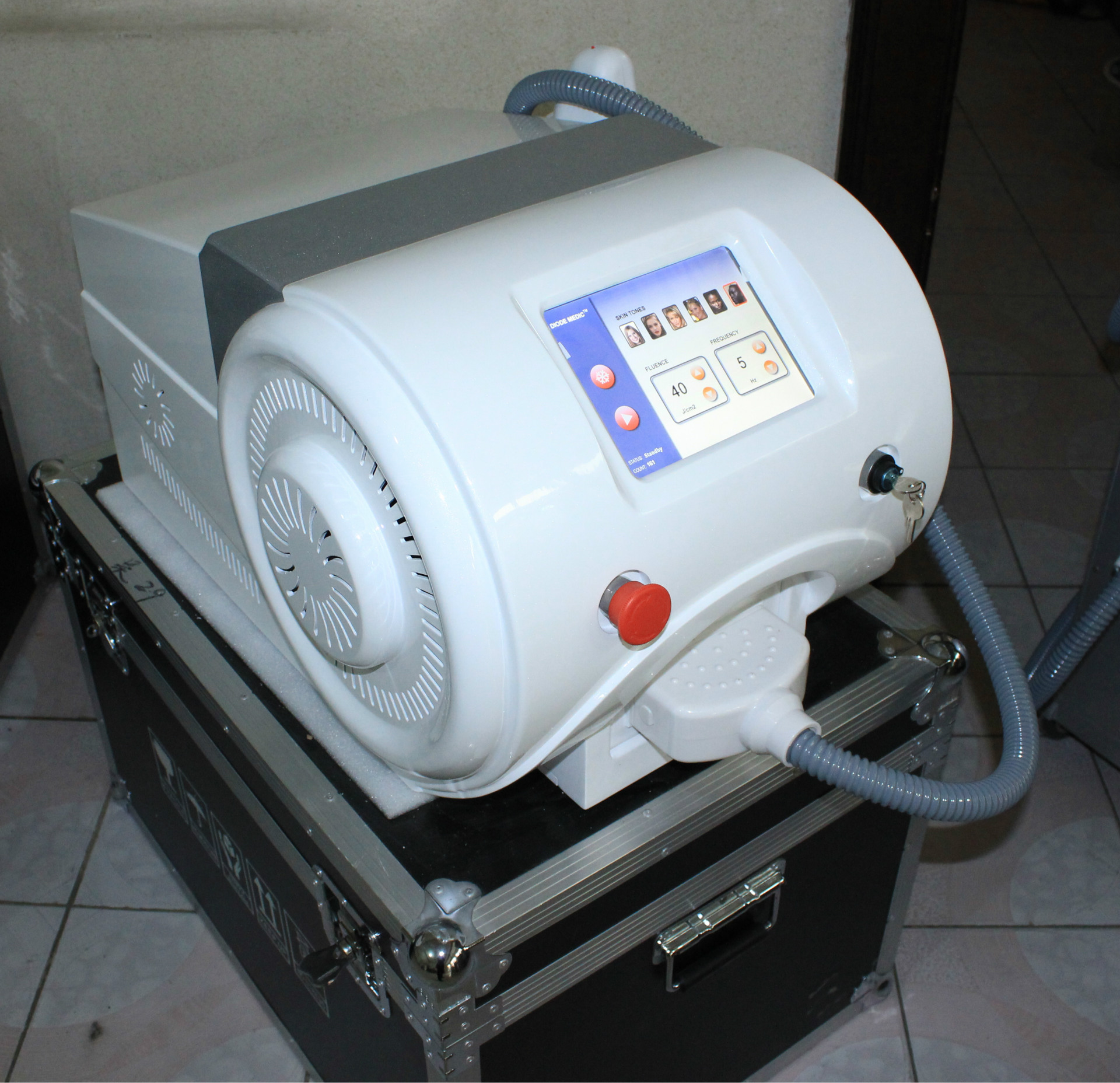 新款808激光脱毛仪 808半导体永久无痛冰点脱毛 厂家直销美容仪器