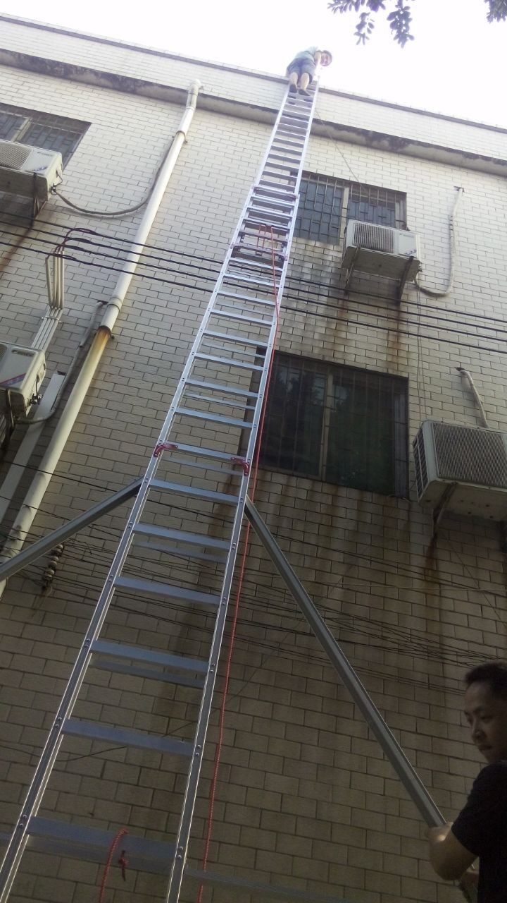 厂家直销 批发加厚单面升降梯/伸缩梯 铝合金伸缩云梯 铝梯子