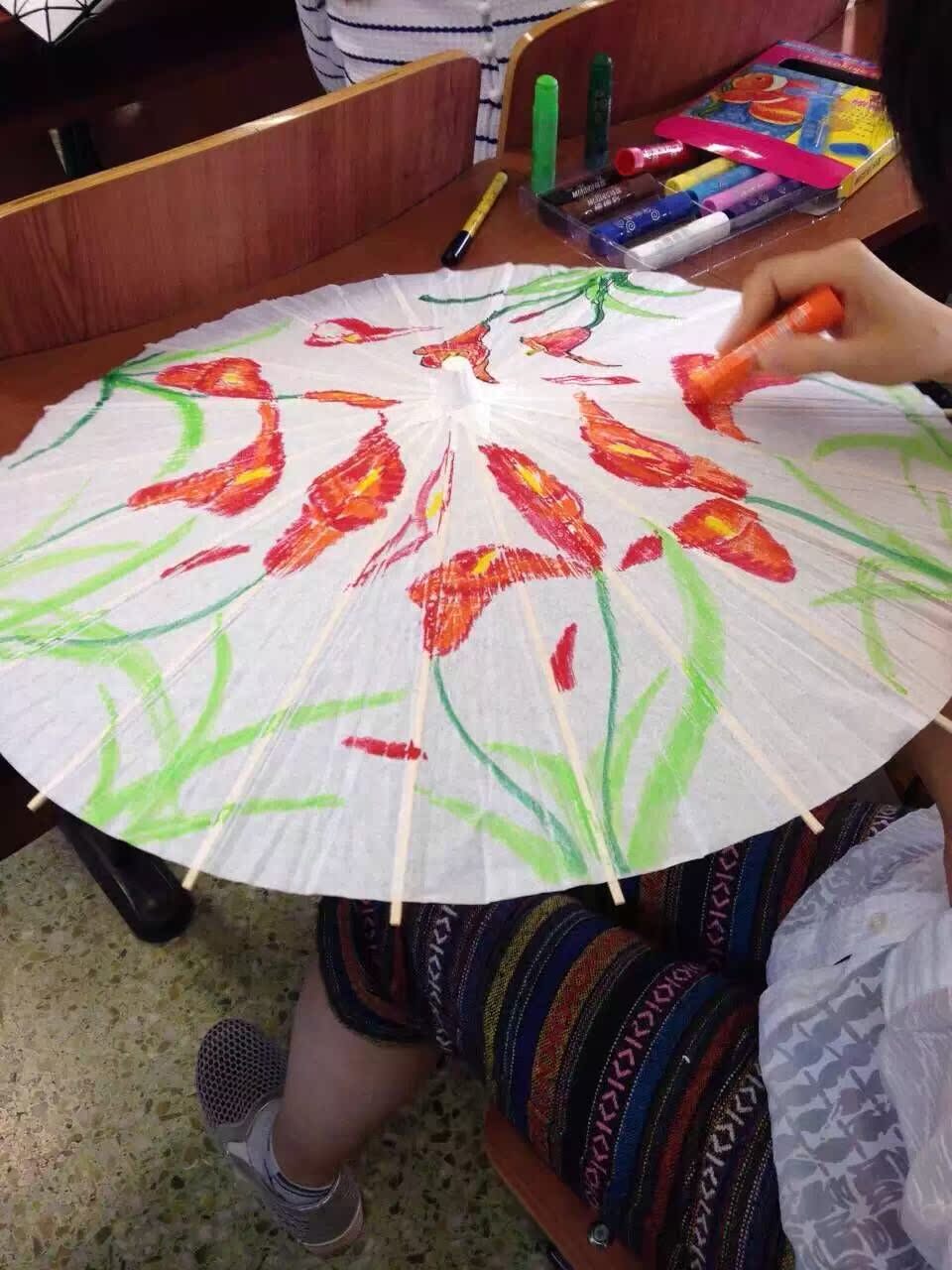 幼儿园儿童diy空白纸伞手工绘画伞白色涂鸦手绘彩绘工艺伞