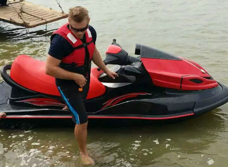 海上摩托快艇 四冲程无级变速单人摩托艇