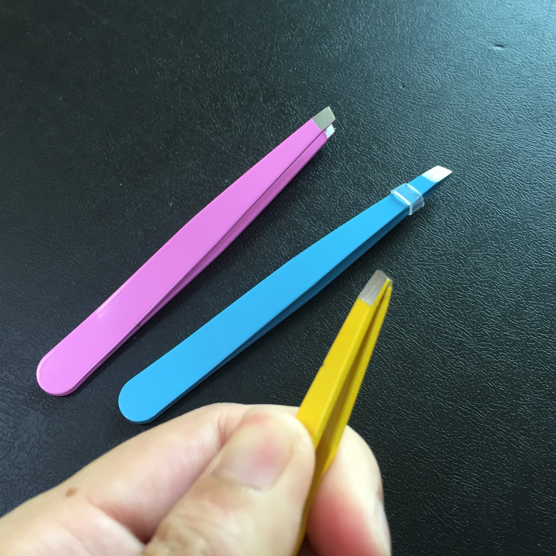 糖果色不锈钢眉夹 喷漆眉夹子 修眉夹 斜口眉夹 96夹 眉镊 眉毛拔