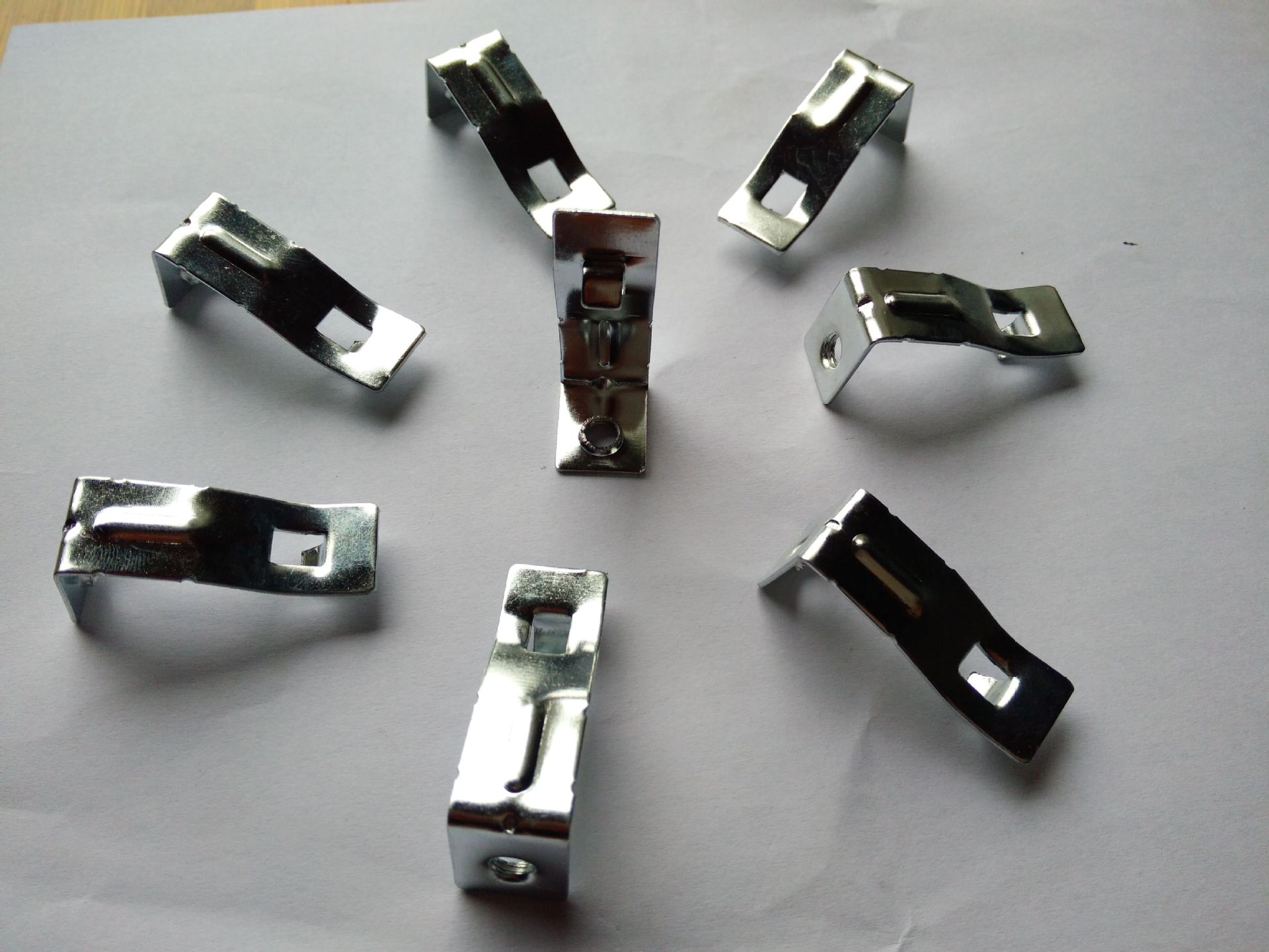 桥架配件 桥架免焊扣 桥架七字扣 桥架焊扣 桥架盖子扣 卡扣