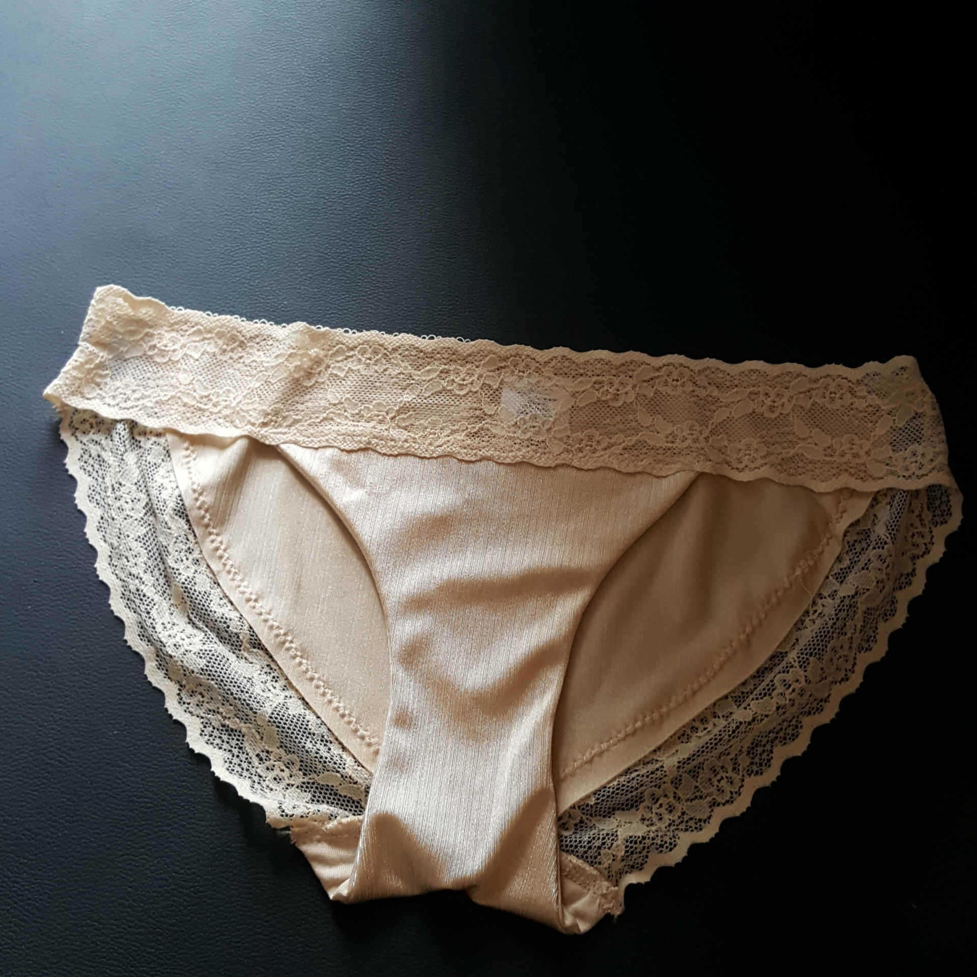 厂家批发无痕亮色性感无痕裆部外贸包臀拉丝内裤女士亚马逊