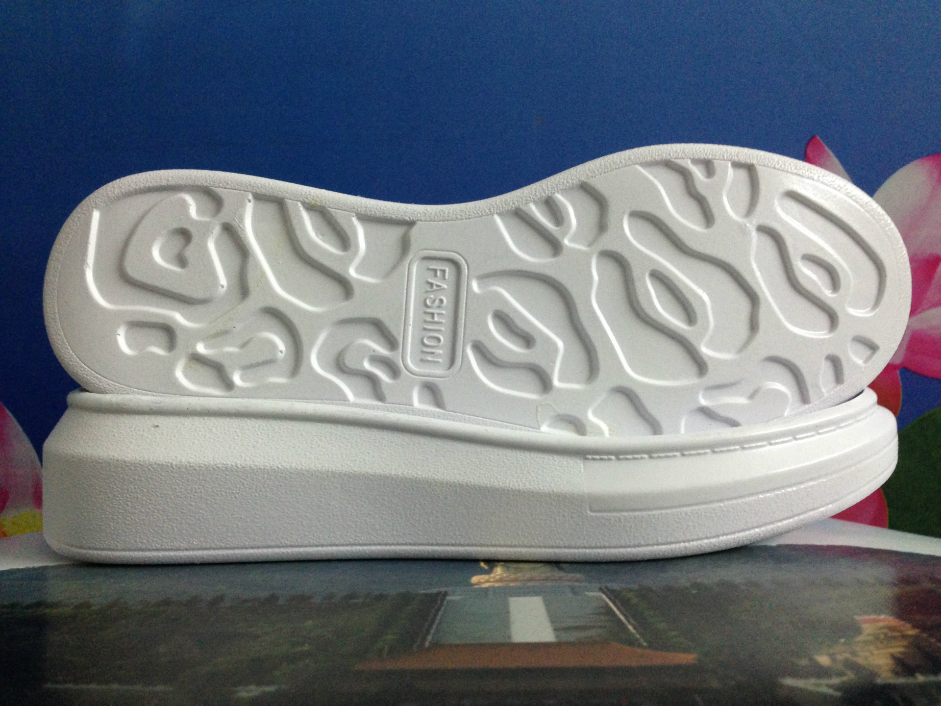 爆款pu鞋底麦昆小白鞋一代鞋底松糕鞋底板鞋底时尚鞋底运动鞋底