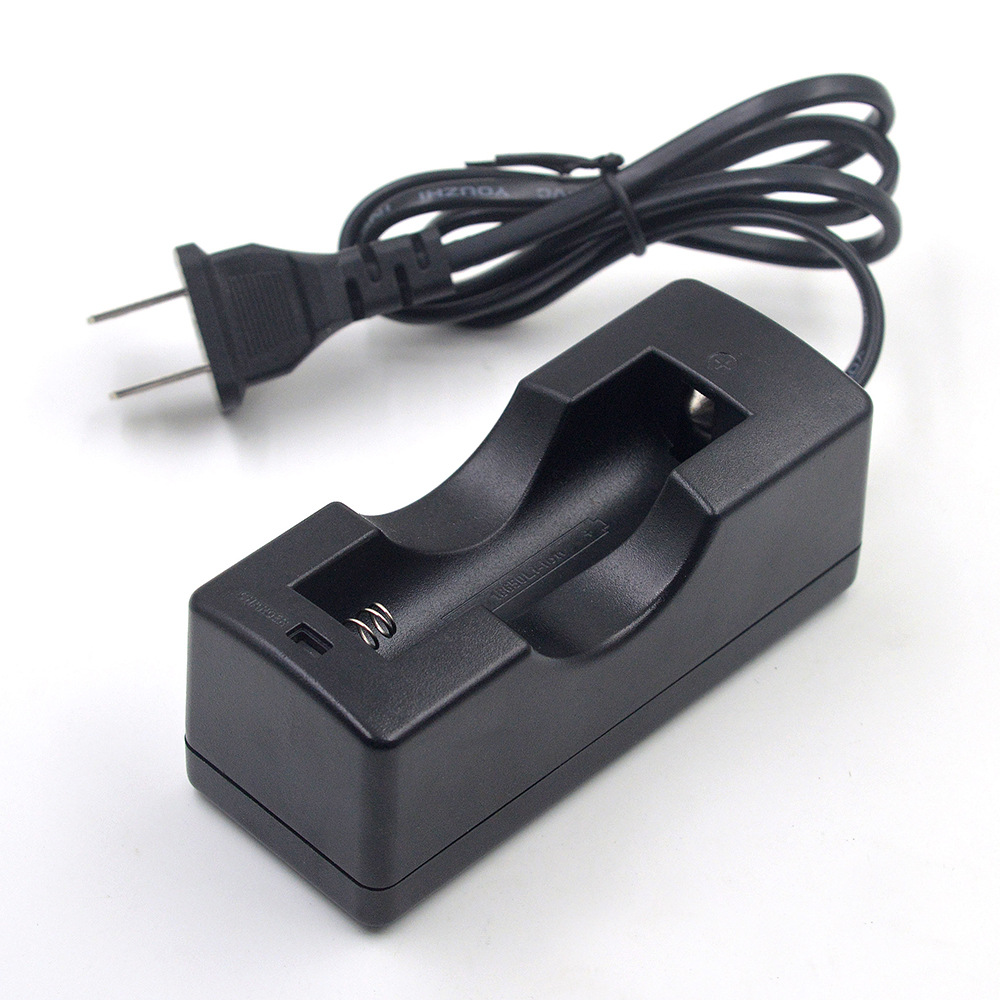 18650锂电池充电器强光手电筒专用18650电池线充充电器批发