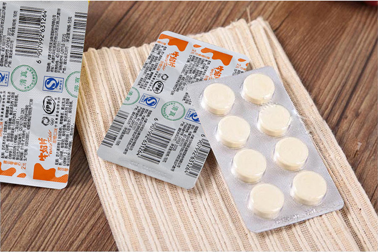 批发供应零食乳制品 内蒙古伊利儿童干吃牛奶片160g盒装