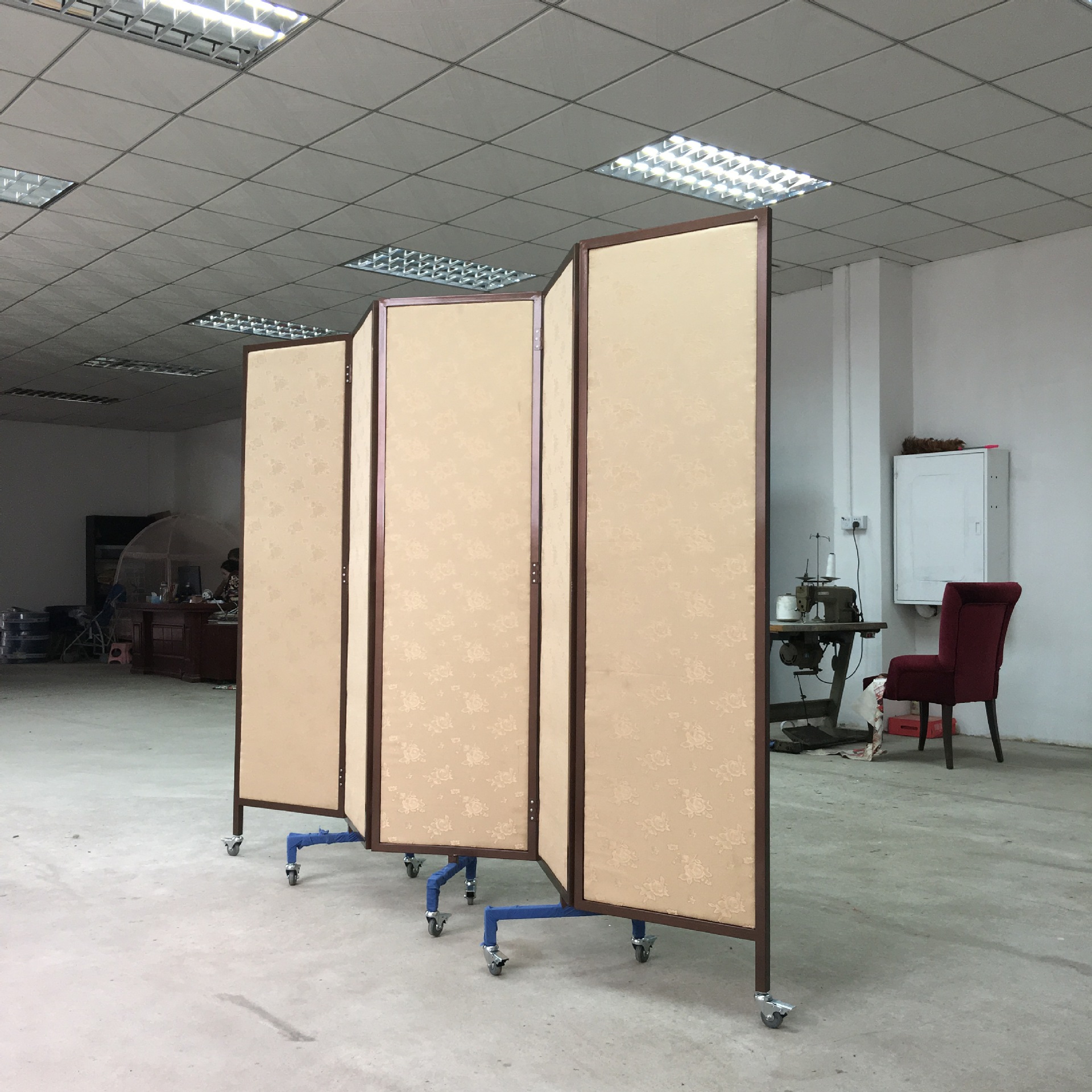 现货直销酒店宾馆移动屏风隔断 现代饭店中式隔音折屏 双面布艺