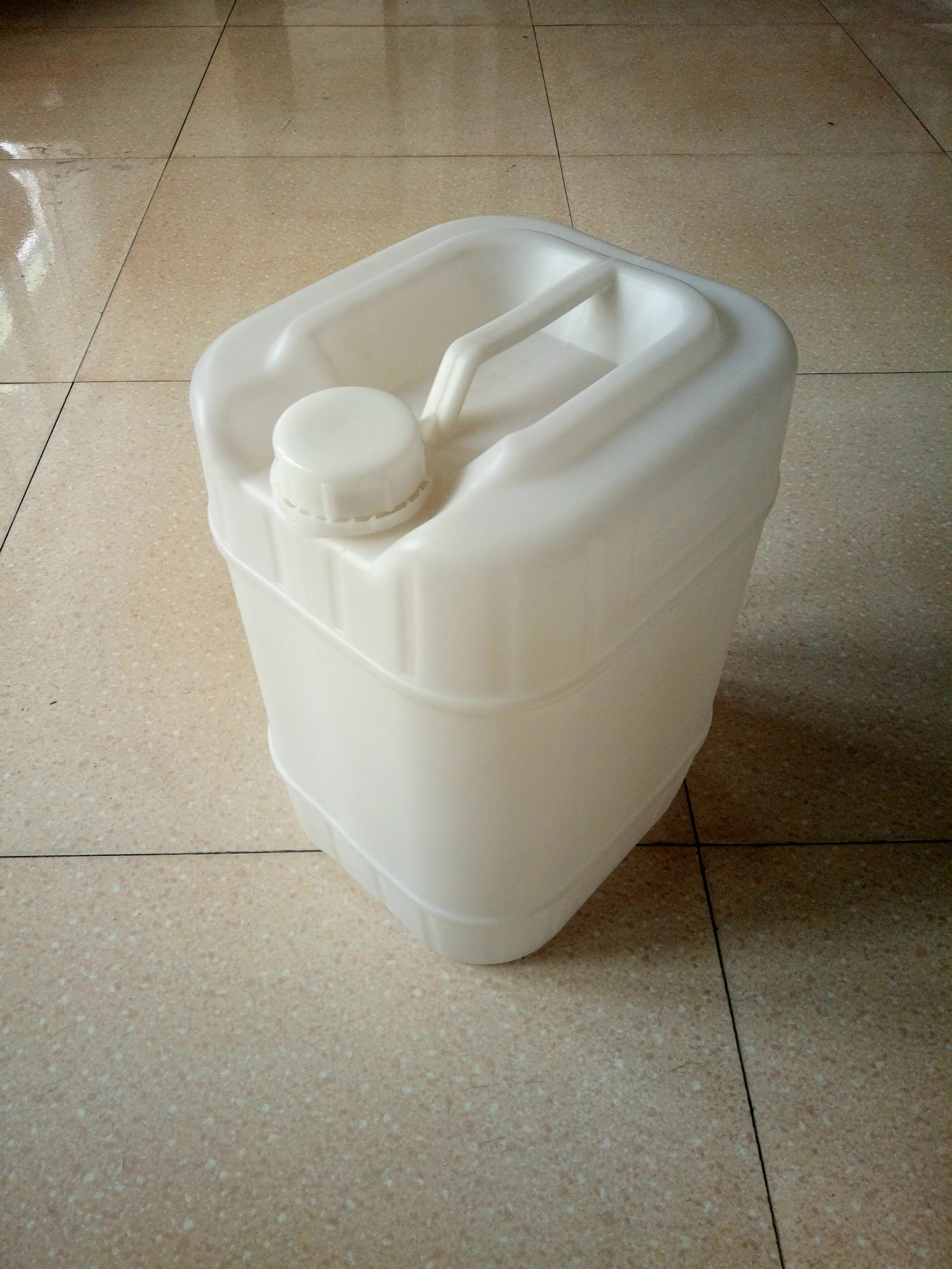 20升化工塑料桶20公斤肥料桶20升桶20l塑料方形桶20kg尿素液桶