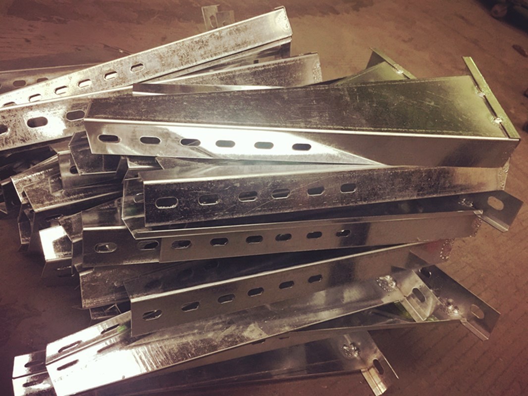 厂家生产 线槽桥架安装配件 重型托臂l=220 规格齐全