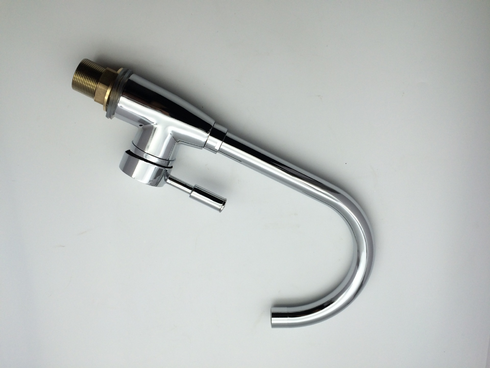 厂家直销 尖三通单孔厨房水龙头 万向头水槽菜盆龙头 冷热水洁具