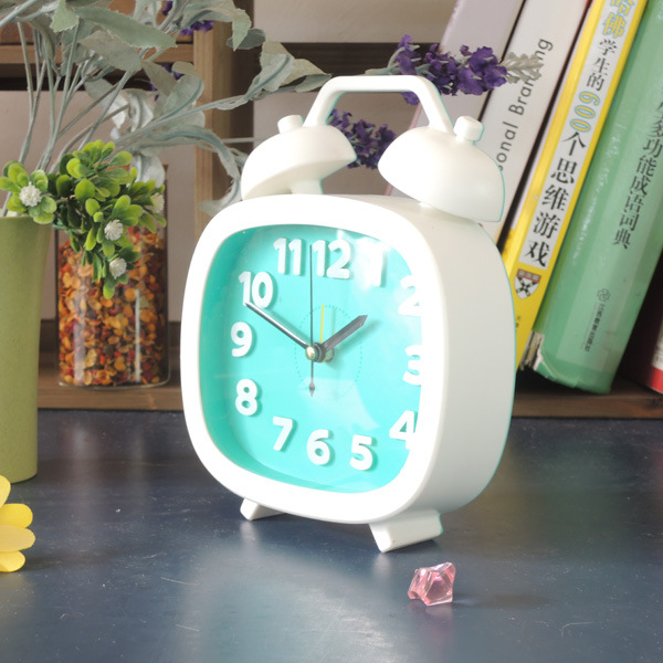 韩版日用百货钟表批发 糖果色3d数字立体钟面打铃闹钟9.9元店