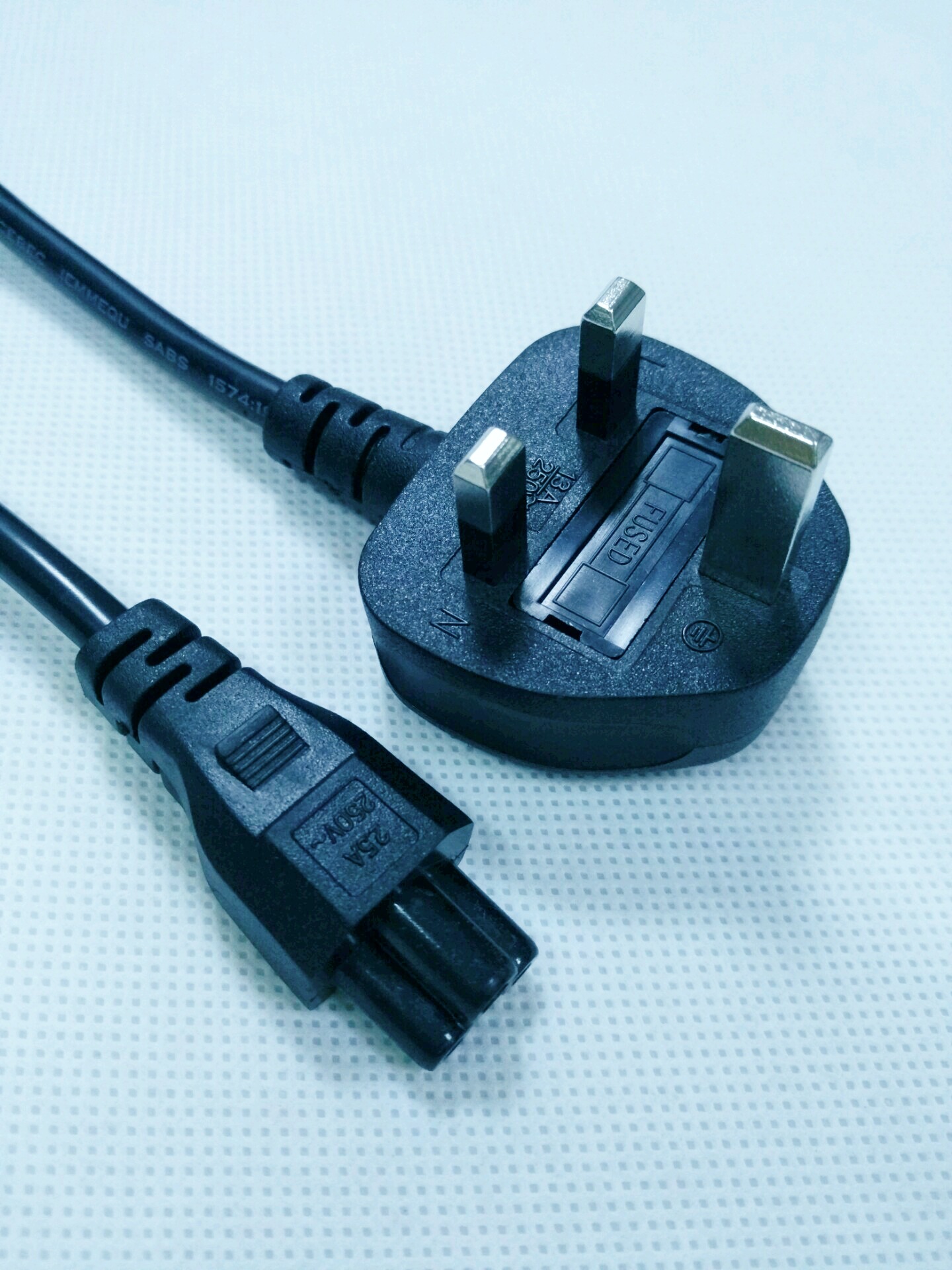 大英规三插电源线 英标香港沙特注塑三芯插头品字尾1.5米电源线