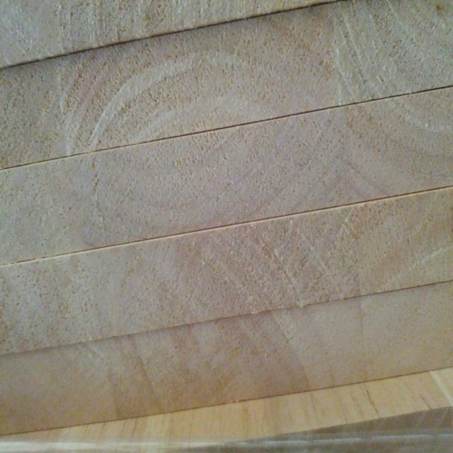 泰国橡胶木指接板拼板直销 无甲醛实木板材 木材批发 装饰板材