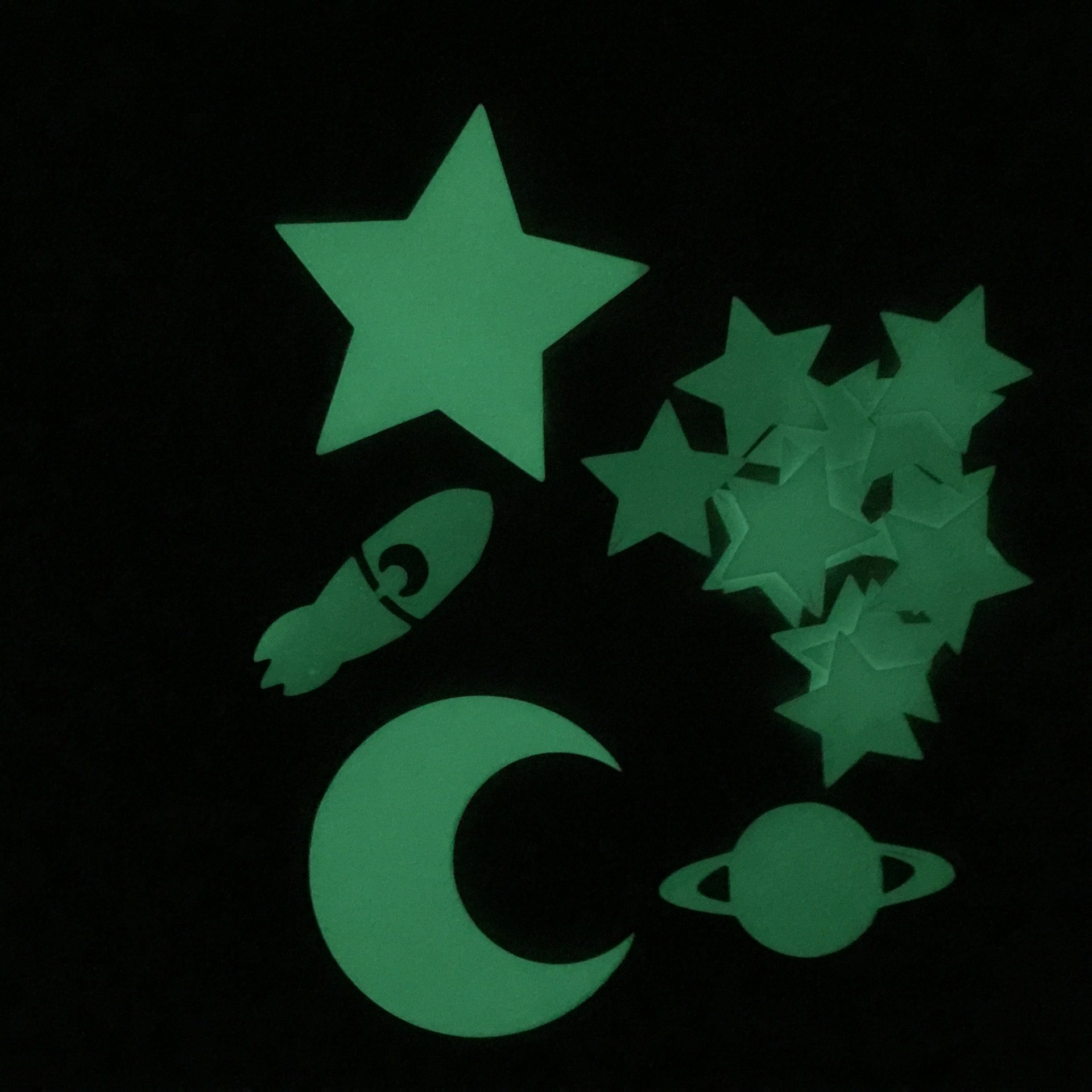 生产夜光星星贴纸 pvc夜光不干胶贴纸 星星,月亮夜光贴 荧光贴