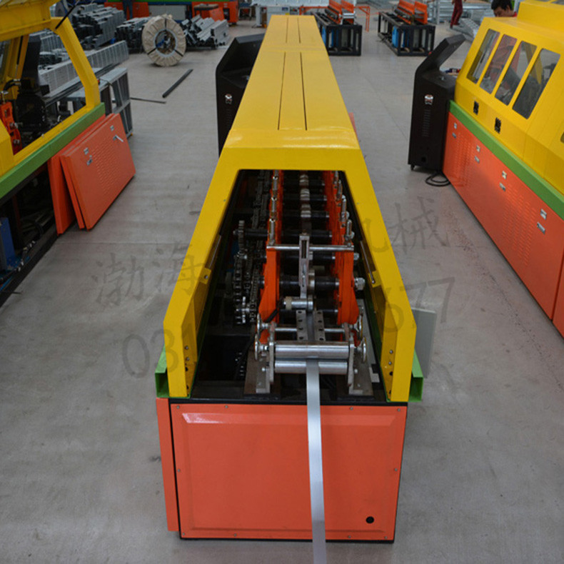 全自动集成房屋设备 数控轻钢房屋钢架加工机器 轻钢别墅龙骨机