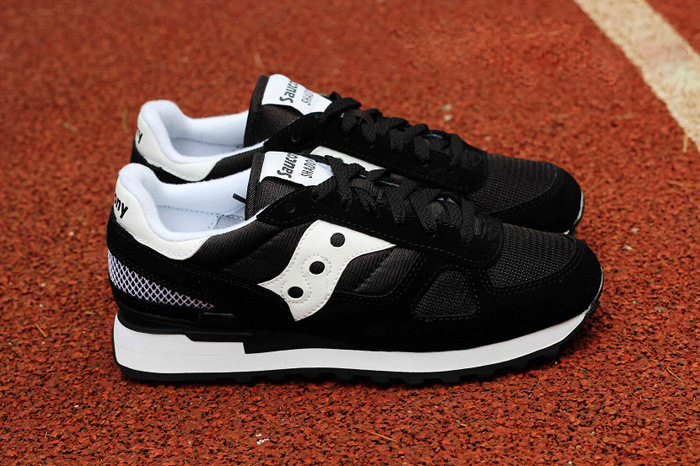 工厂直销爆款索康尼saucony男女鞋情侣慢跑鞋校园流行运动鞋黑白