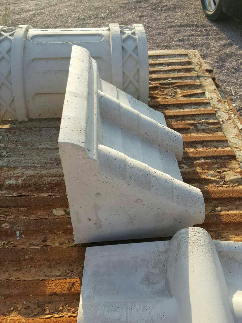 厂家定制围墙压顶瓦外墙仿古墙帽模具 中式庭院复古墙头冒塑料模