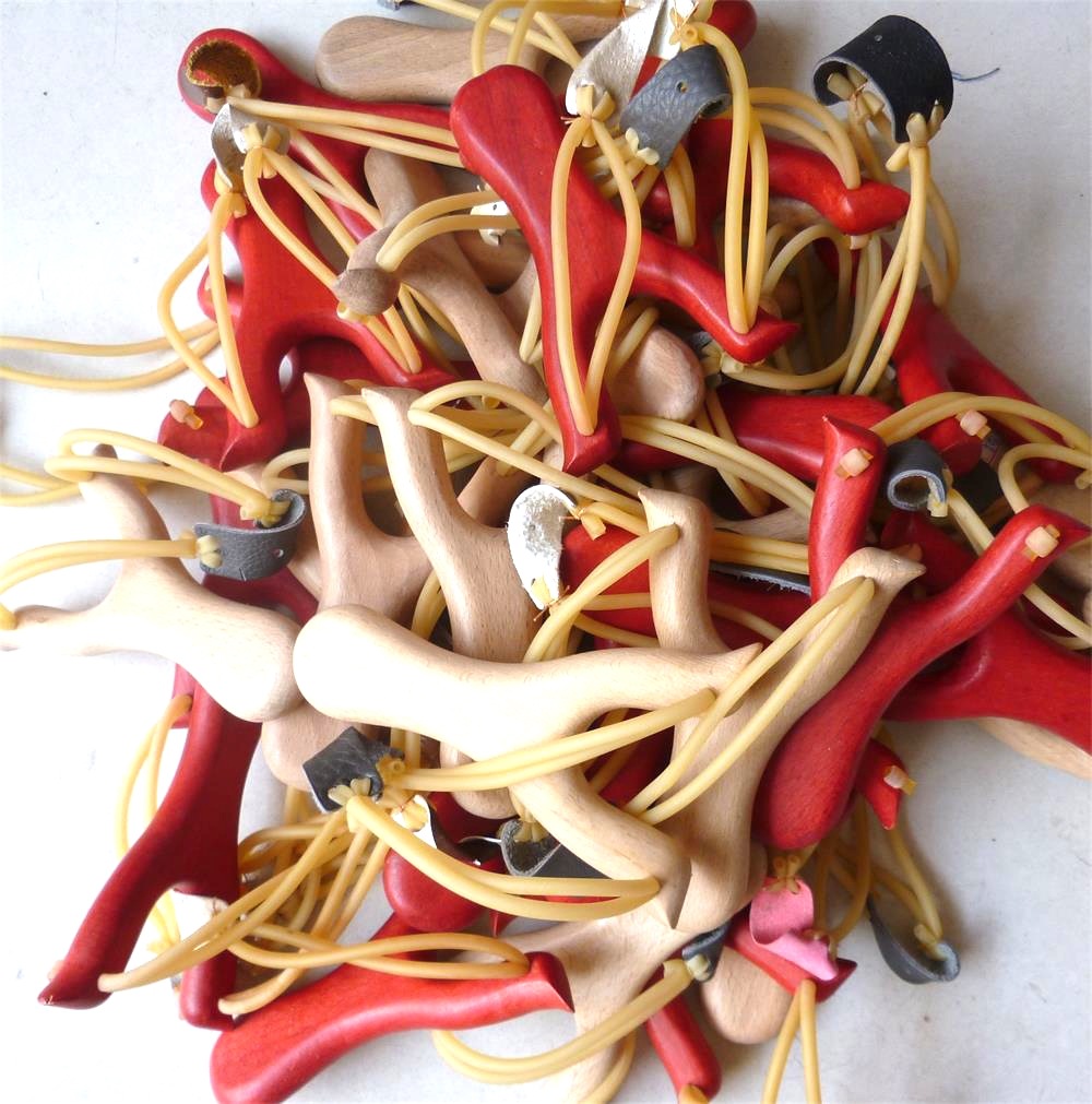 厂家供应高质量户外木质弹弓传统实木弹弓儿