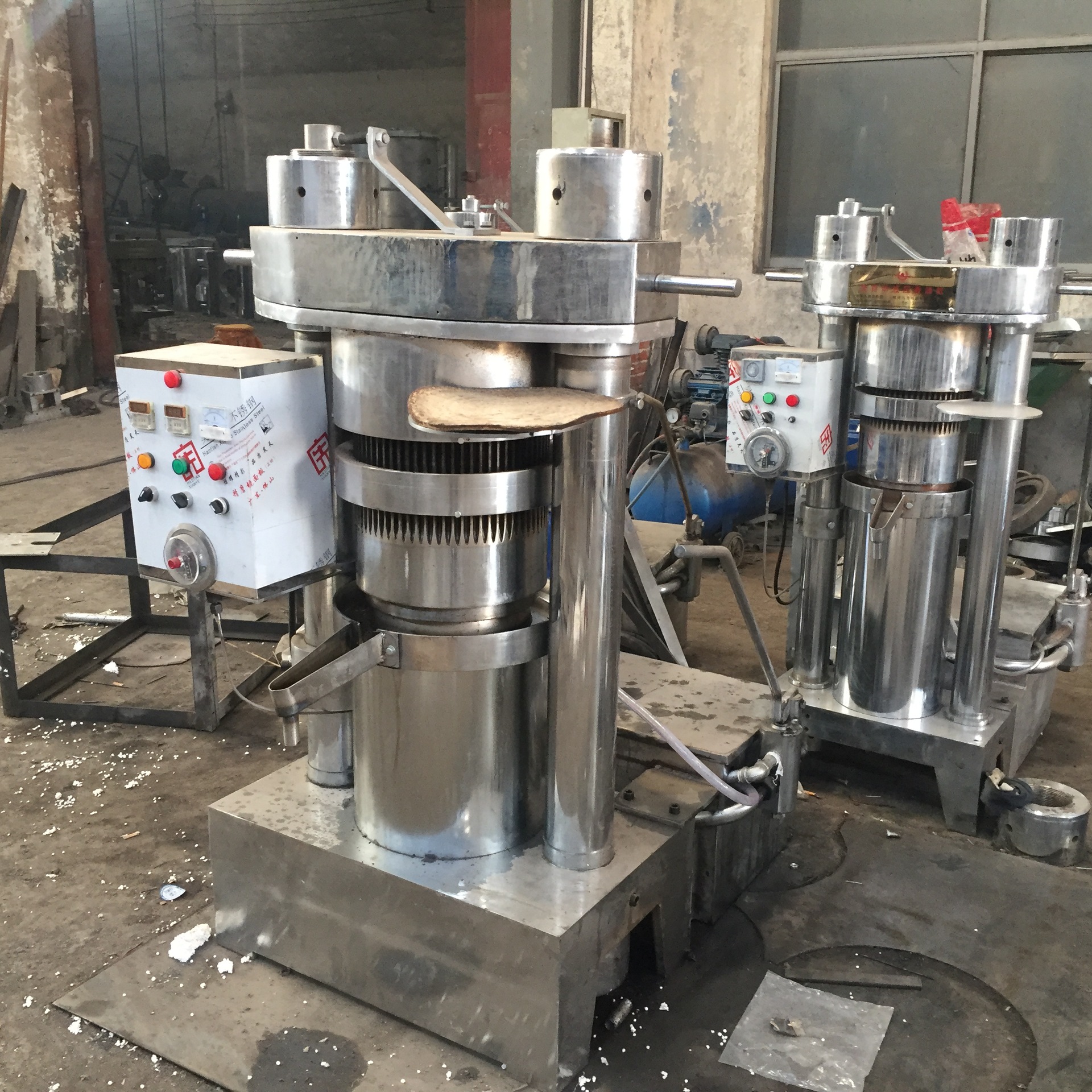 小型液压榨油机 多功能多用食用油加工液压榨油机 榨油机设备