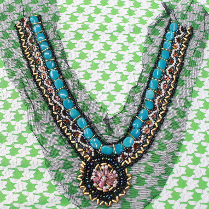 彩色 圆形珠子手工钉珠衣领 服装辅料 钉珠衣领加工 手工钉珠