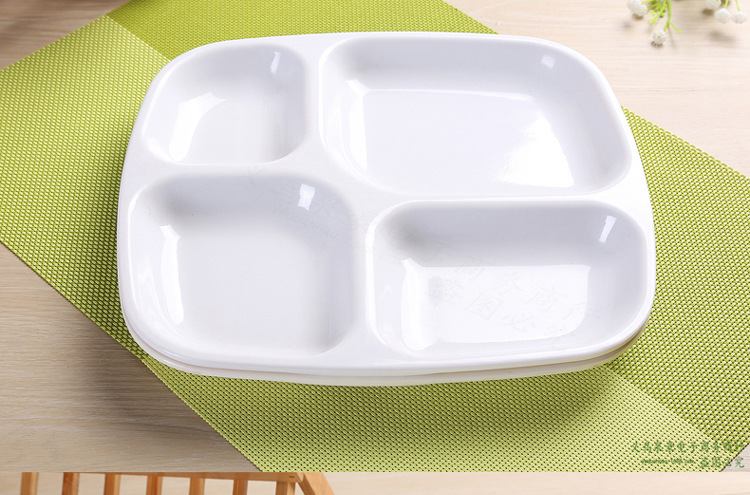 供应高档密胺仿瓷幼儿园餐具儿童四格分餐盘学校食堂快餐盘四方盘