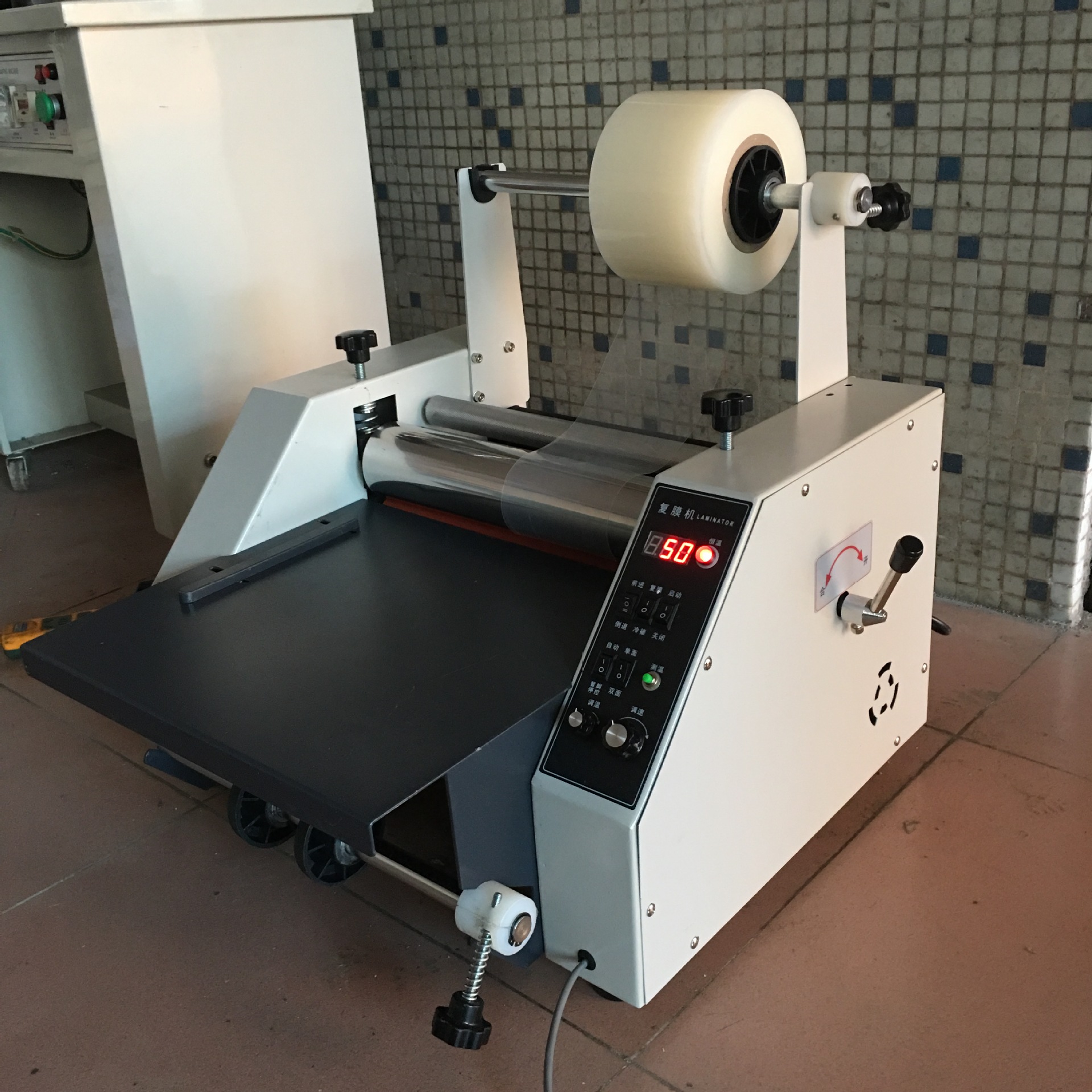 供应真空覆膜机图