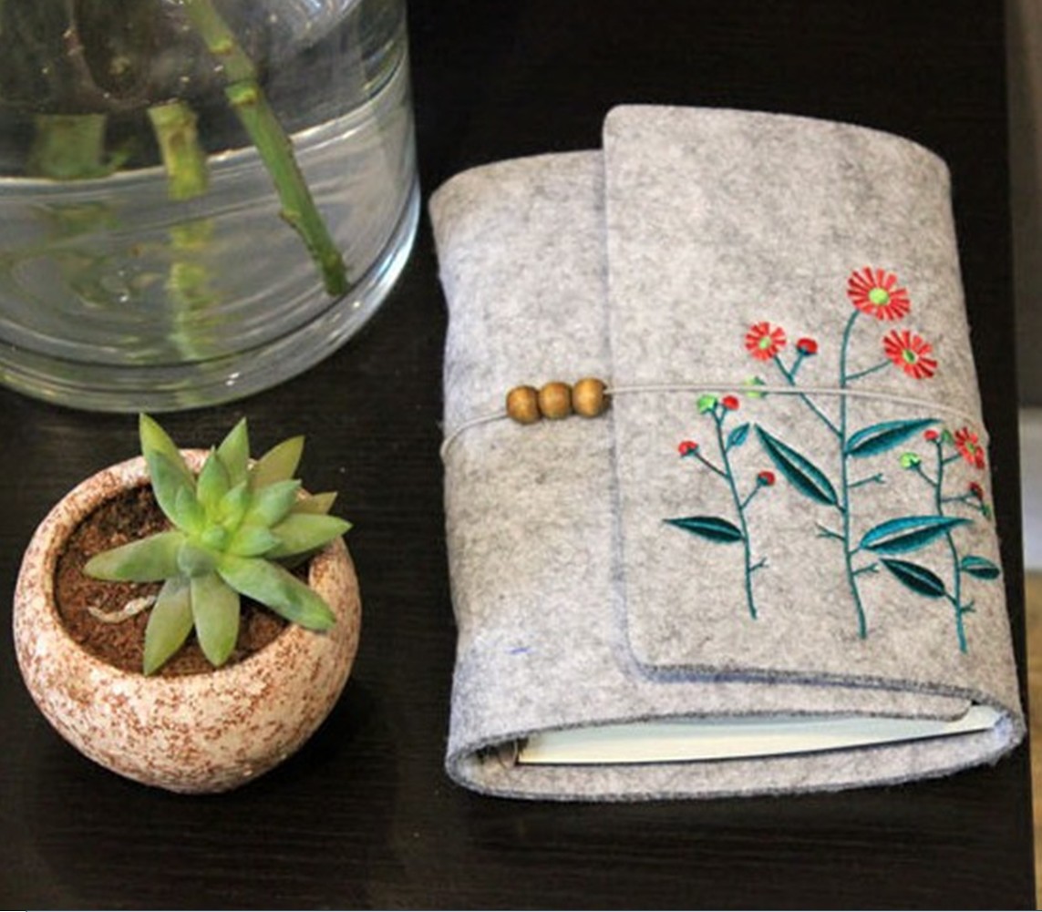 田园风复古手工旅行笔记本毛毡刺绣记事本日记本