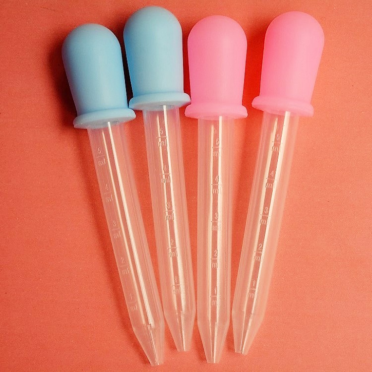 厂家大量供应 5ml婴儿硅胶滴管喂药器