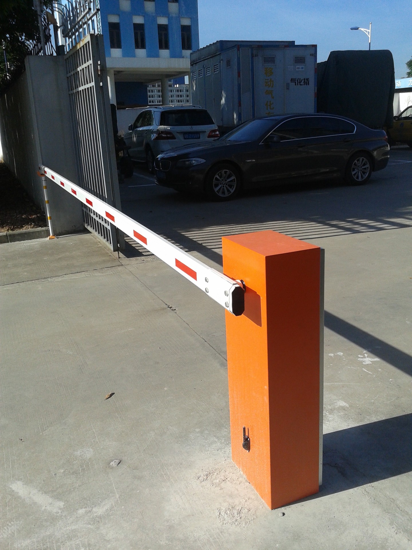 一般出厂前以把限位调到最佳状态,没有特殊情况不得去动,如果遇到特殊