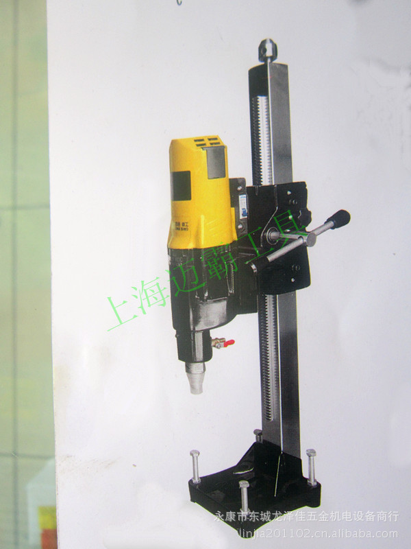 串激电机 减速箱:高强度铝合金压铸 水封:内部两端有密封圈 方管:钢管