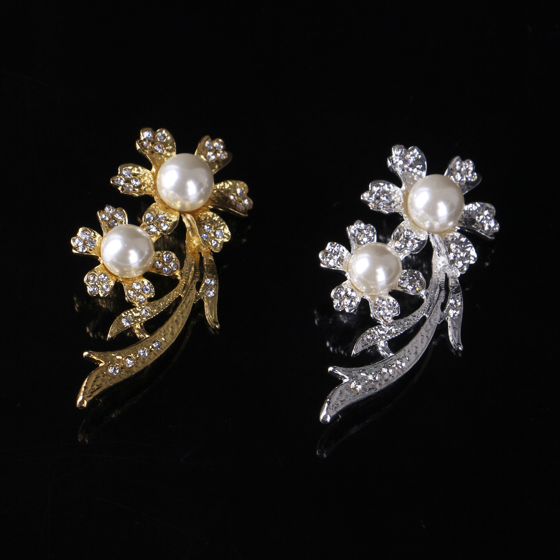 新款镶钻水钻高档超亮珍珠领结胸针时尚女士佩戴