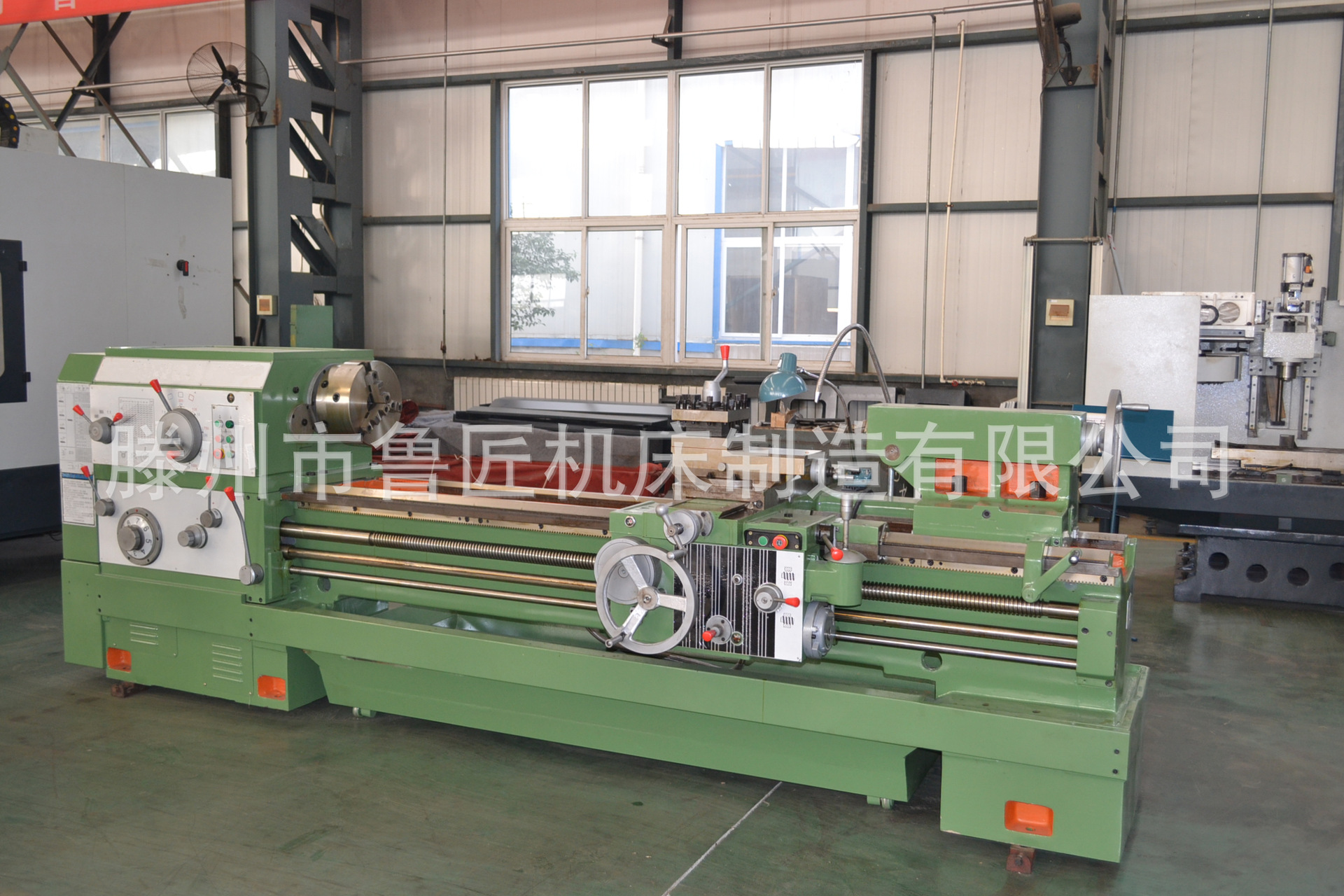 滕州市鲁匠机床制造有限公司 供应信息 车床 cw6163普通卧式车床加工