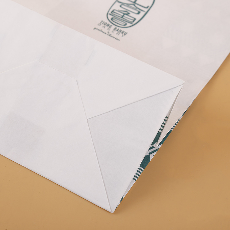 按照袋边,底部及封底方式不同:有开口缝底袋,开口粘合角底袋