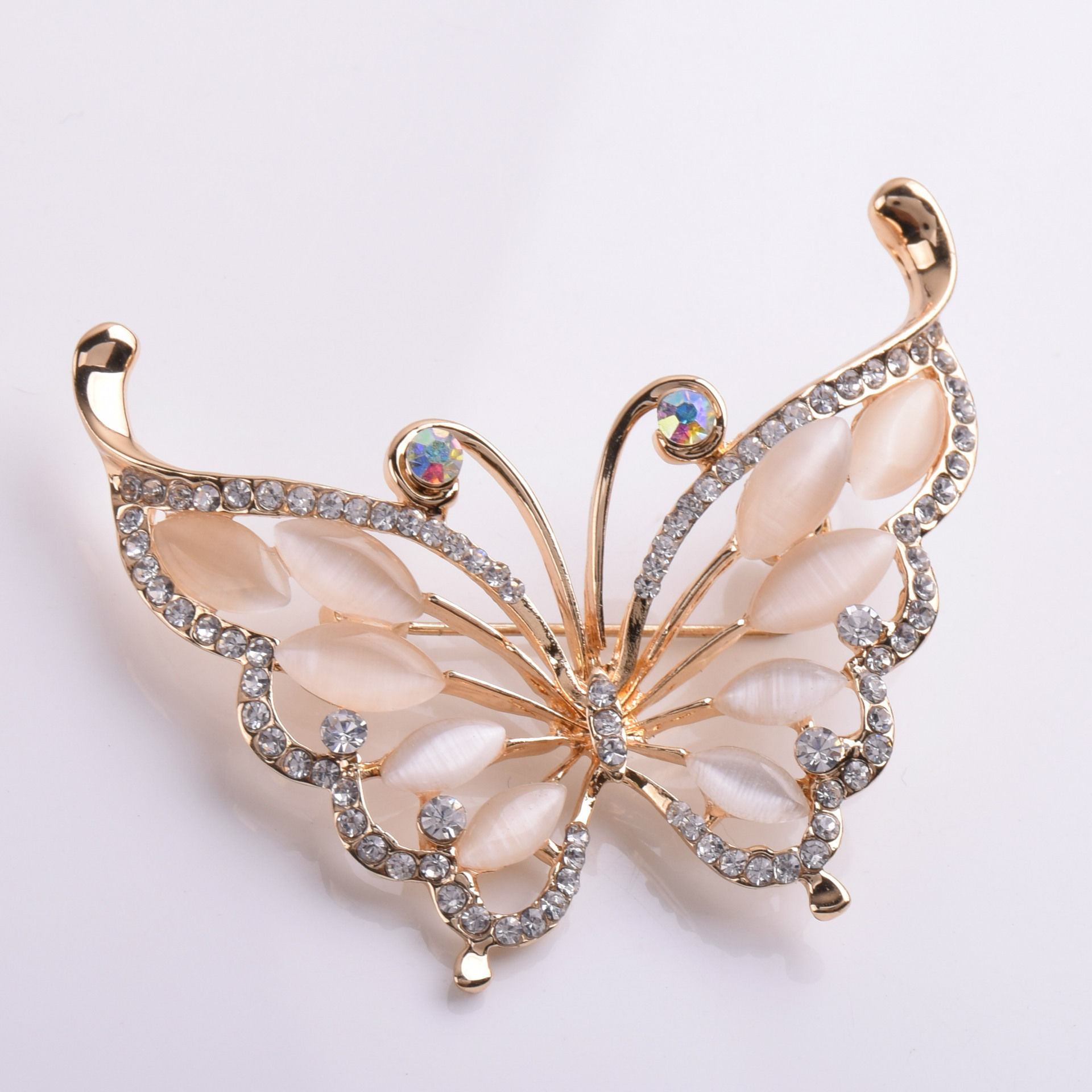 m001佑尊精品 高档女士新款衣饰批发猫眼石蝴蝶胸针 韩版大气配饰