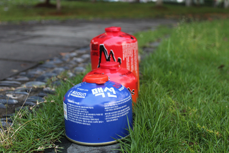 脉鲜红色扁气罐 野外野炊气罐 户外燃料 丁烷气 高海拔用 大瓶装