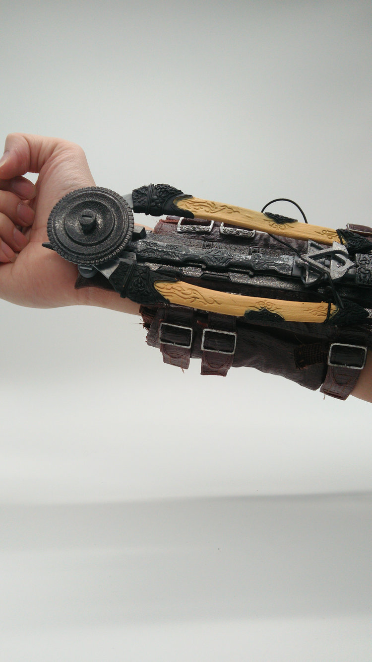 刺客信条5代袖箭 大革命团结 爱德华 袖里剑袖中箭手办批发摆件